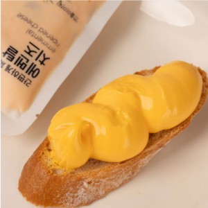 끌레베르 간편하게 짜먹는 에멘탈 크림치즈 200g [원산지:상세설명에 표시]